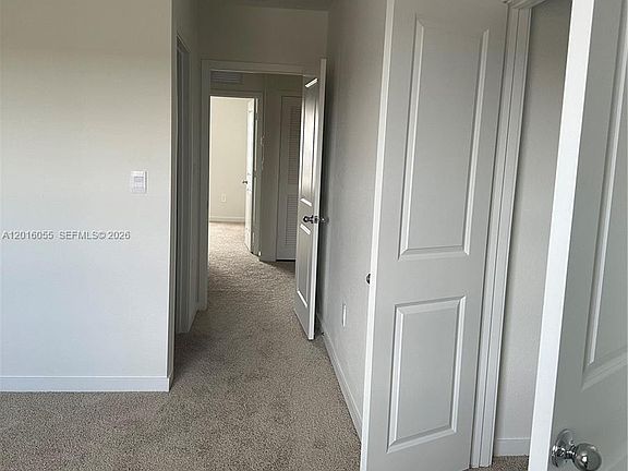 5th image of 509 NE 1st Dr