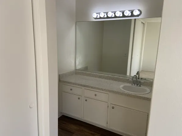 2151 Pacific Ave APT A202, Costa Mesa, CA 92627