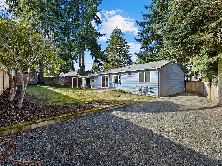 22 223rd St SW — Photo 12