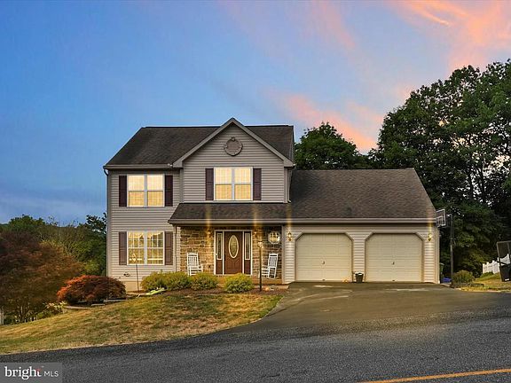 3rd image of 630 Stoney Run Rd