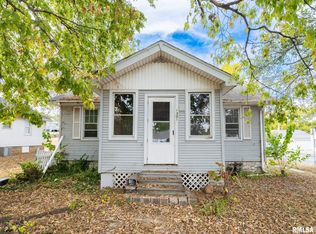 1301 S 7th St, Pekin, IL 61554
