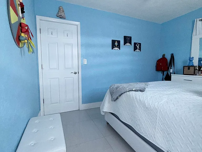 9235 SW 41st St — Photo 28