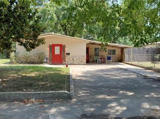 1207 Alcoa Ave, Rockdale, TX 76567