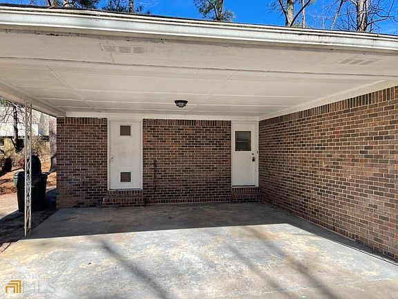 2nd image of 640 Jefferson Ave