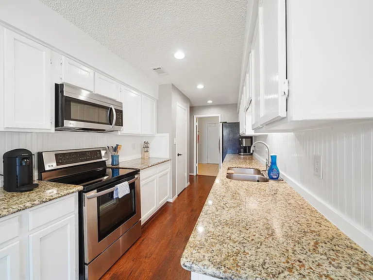 2239 Highland Hills Dr — Photo 12