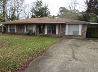 281 McCool St, Ocean Springs, MS 39564