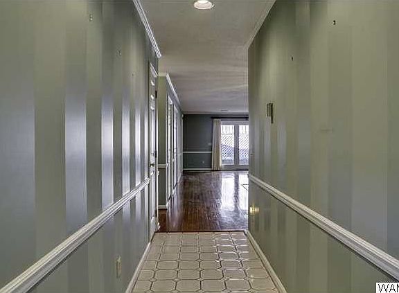 5th image of 1712 Dauphine Dr