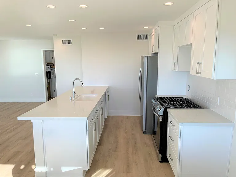 21692 Ocean Vista Dr #B — Photo 9
