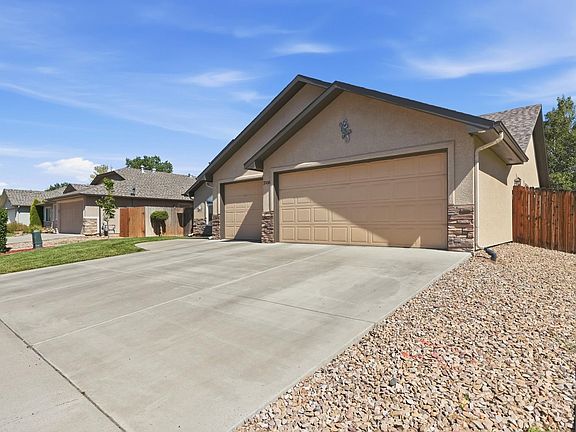 4th image of 2936 Sylvia Ln