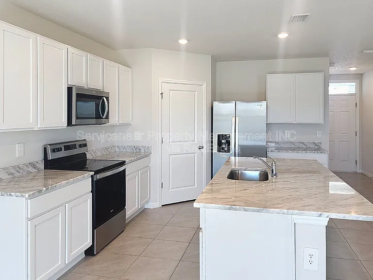 18002 Canopy Pl — Photo 12