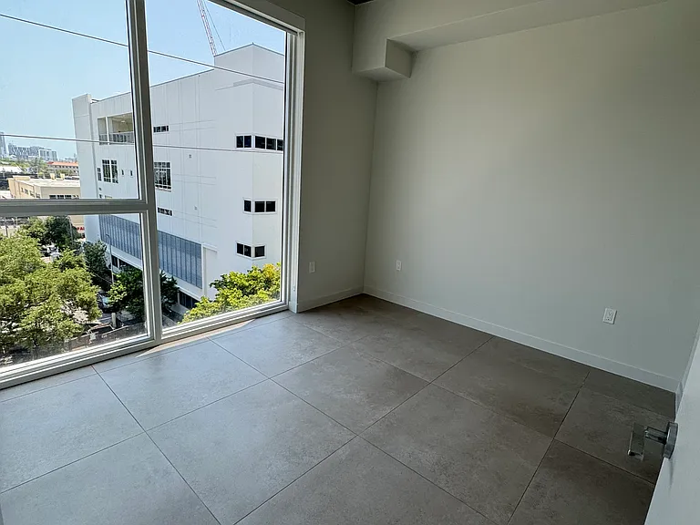 121 NW 31st St #A — Photo 5