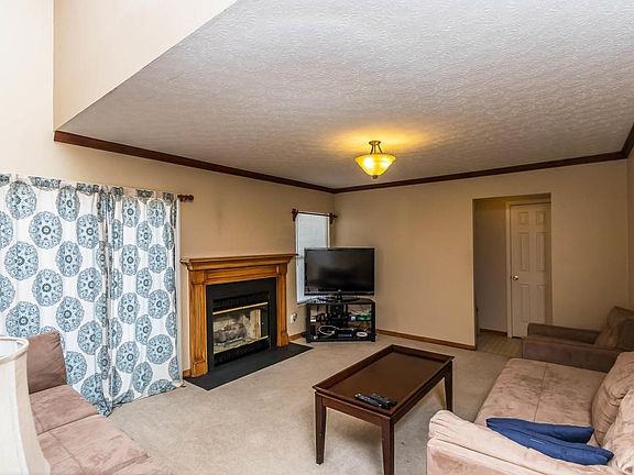 5th image of 324 Penwood Ct