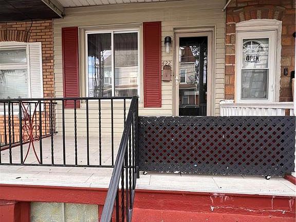 3rd image of 422 N Fulton St