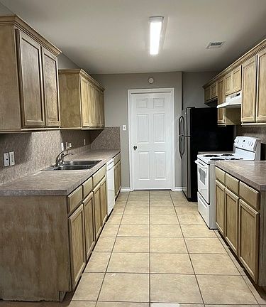 5th image of 4213 Easy St Unit B