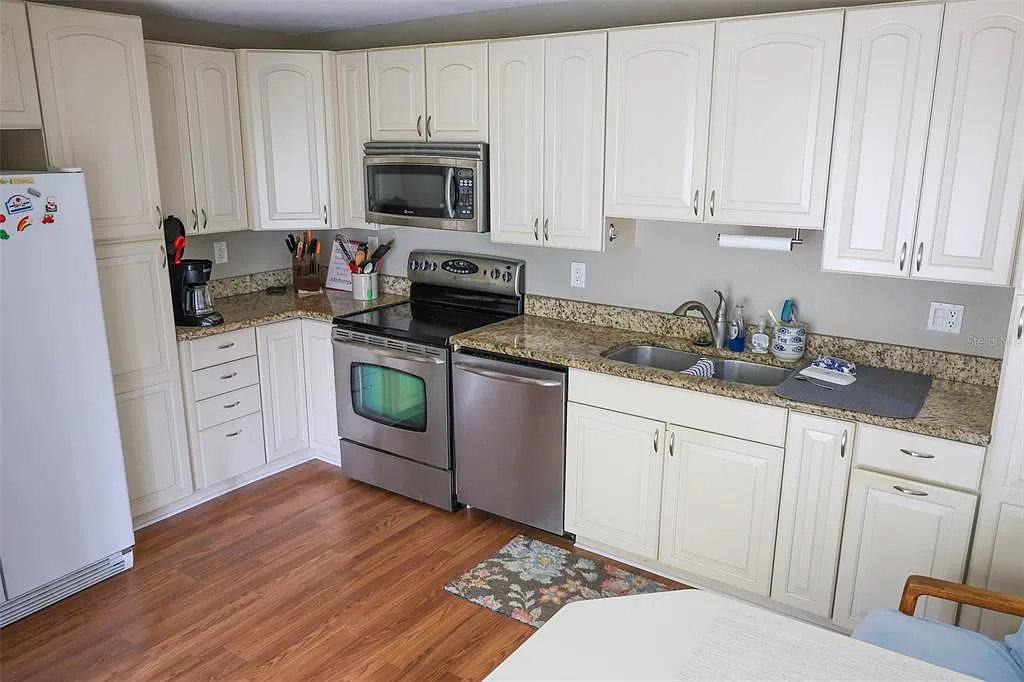 2 bed, 2.0 bath, 1250 sqft, $2,100 — Photo 3