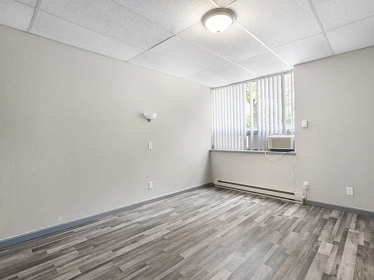 Campus Edge Apts — Photo 6