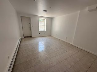 25-29 35th St #1RR, Astoria, NY 11103