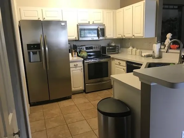 8106 Chesapeake Cir #1, Commerce Township, MI 48390