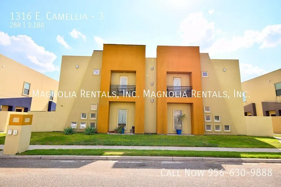 McAllen Townhouse For Rent - Water Included — Photo 1