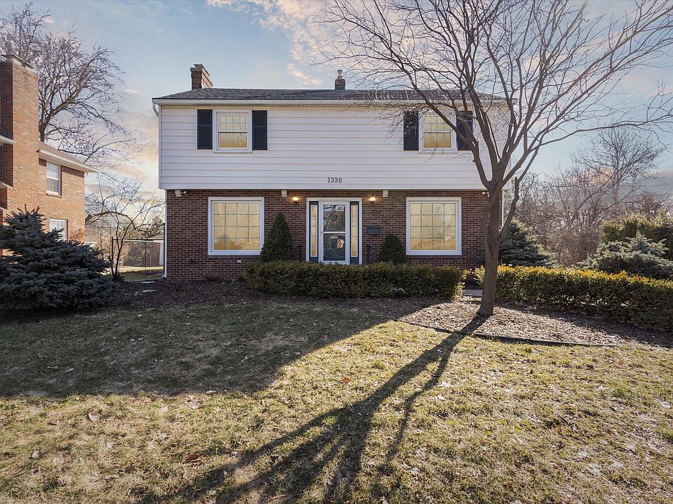 1st image of 1330 Woodcliff Dr SE
