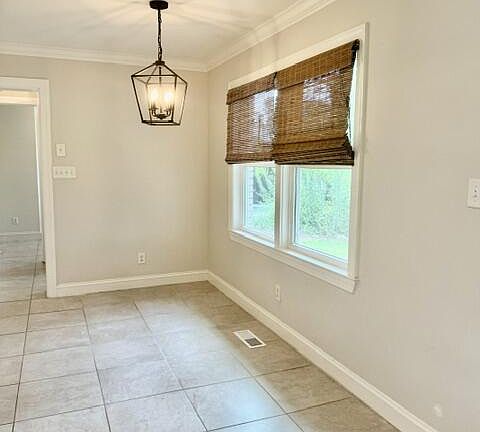 4th image of 2418 Briarwood Dr