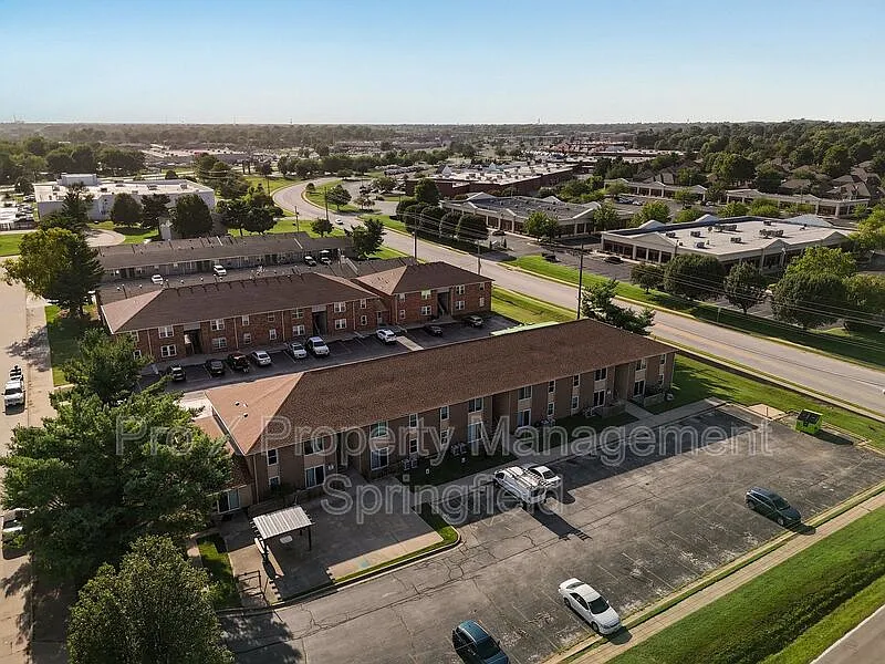 2213 E Macs Ct — Photo 1