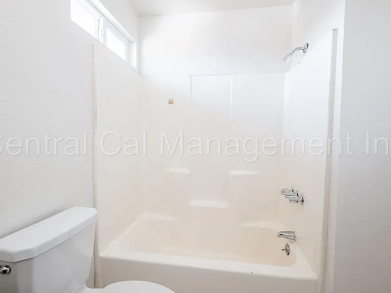7905 S Laurelglen Blvd #A-D — Photo 14