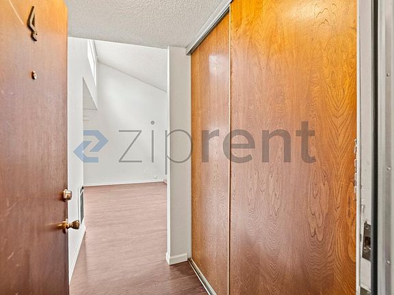 4th image of 2837 55th Ave APT 4