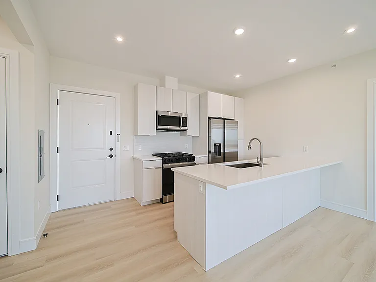 401 E Central Blvd #2E — Photo 3