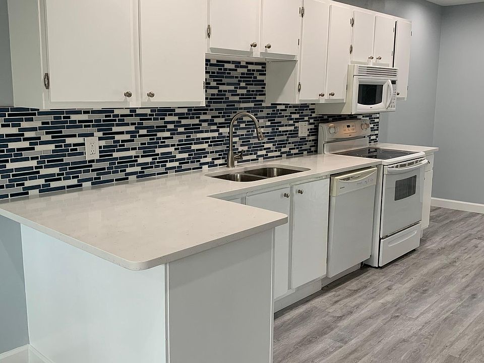 Newly renovated condo