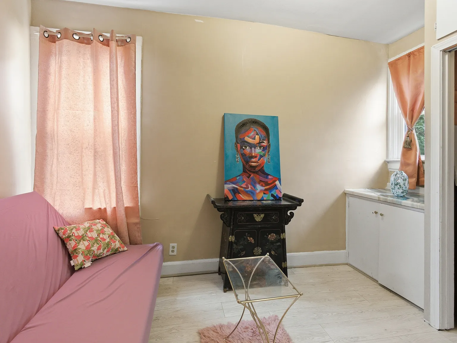 3 bed, 949 sqft, $1,495 — Photo 1