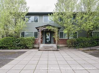 2301 SE Caruthers St APT 3, Portland, OR 97214