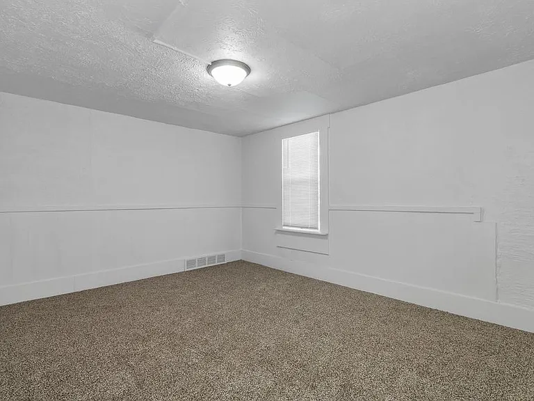 1378 Cherry Ave NE — Photo 11