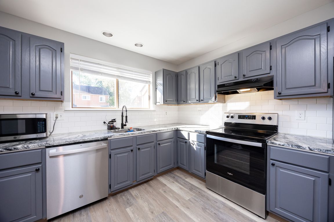 next background image