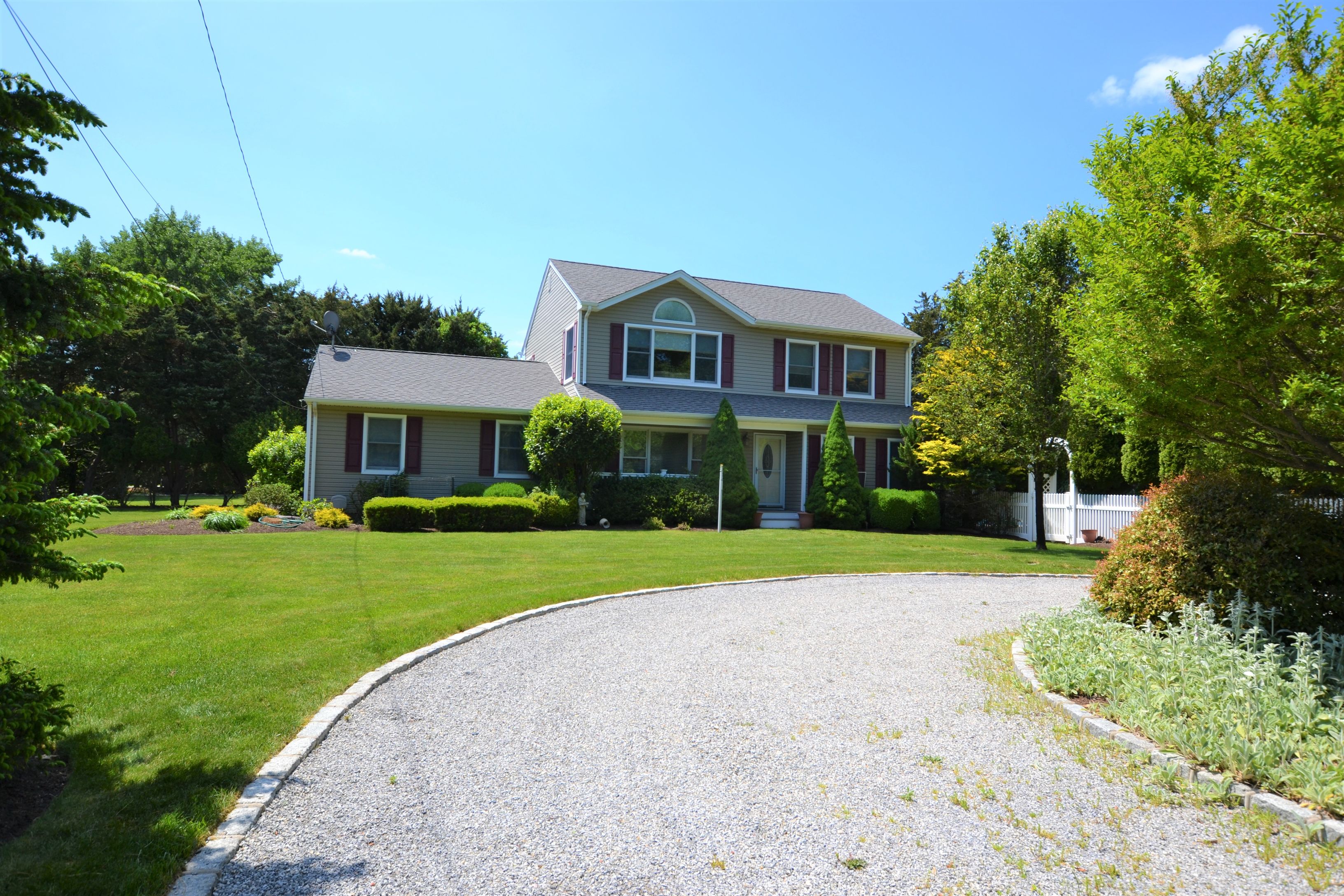 31 Tanners Neck Ln in Westhampton Out East