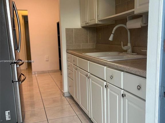 3rd image of 12665 NE 16th Ave APT 8
