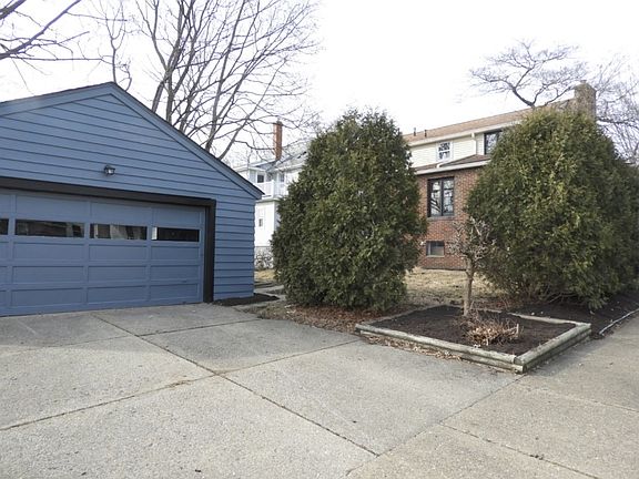 3rd image of 314 E Baird Ave