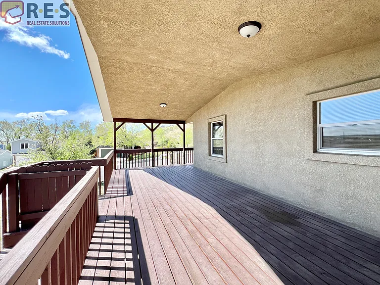 2739 Straus Ln — Photo 22