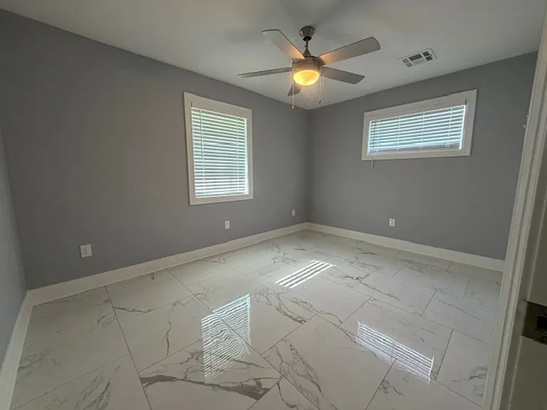 2704 General Moore Ave — Photo 5