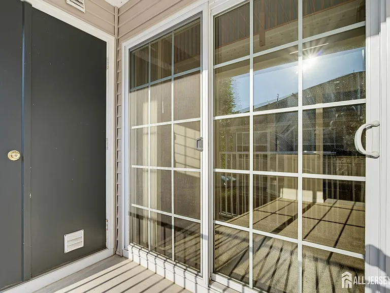 1054 Morning Glory Dr — Photo 24