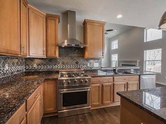 3rd image of 1126 Arcaro Dr