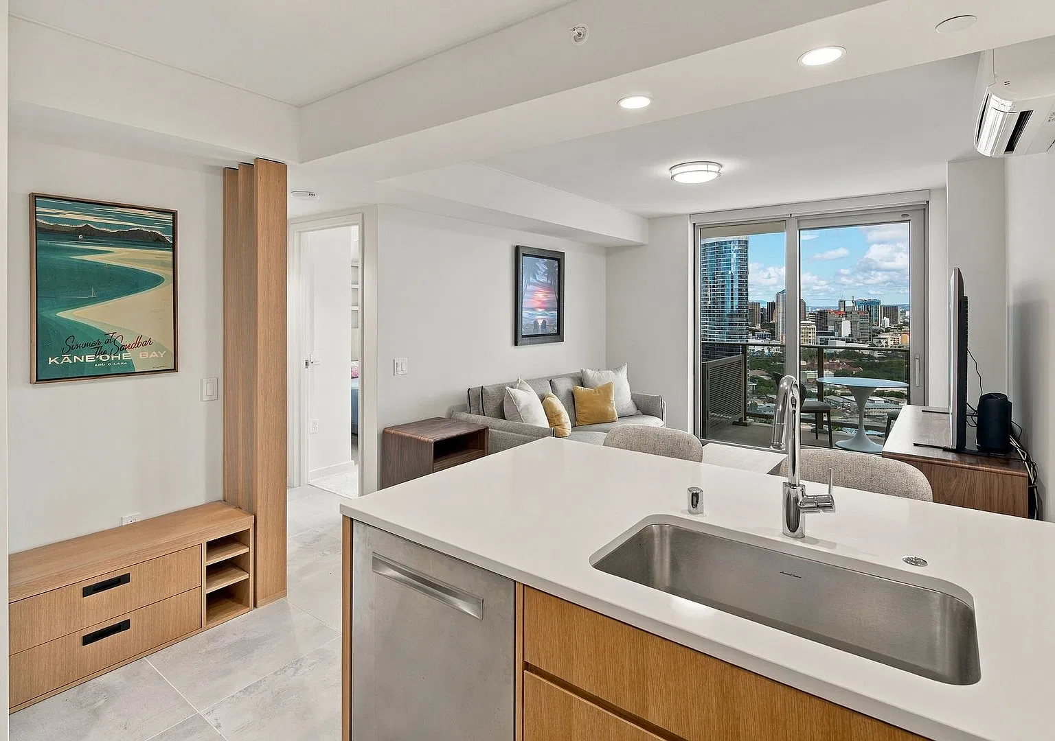 Sky Ala Moana West - Furnished 1 Bedroom, 1 Bathroom, 1 Parking Stall — Photo 4