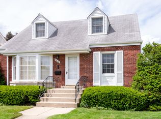 5828 Crain St, Morton Grove, IL 60053