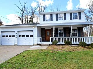 686 Holiday Dr, Cincinnati, OH 45245