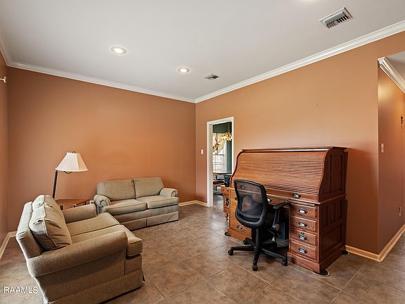 5th image of 203 Cricklade Ct