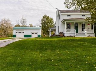 6960 Thwing Rd, Le Roy, NY 14482