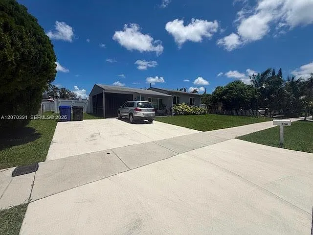 1730 SW 65th Ave — Photo 2