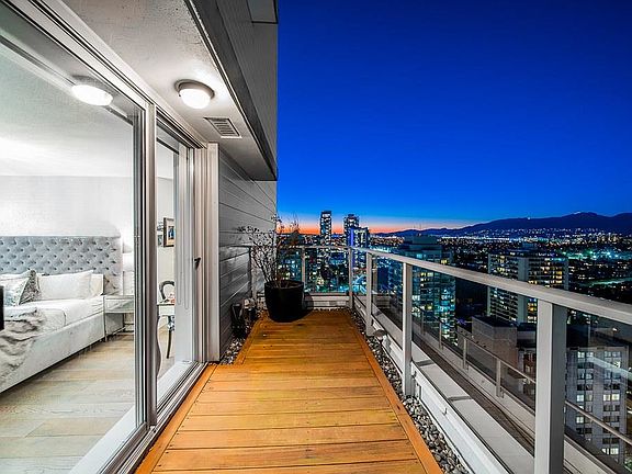4th image of 4400 Buchanan St #2801