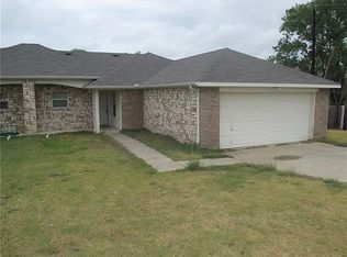 850 Robinson Ct, Grand Prairie, TX 75051