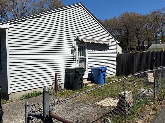 3rd image of 45 Orpheum Ave